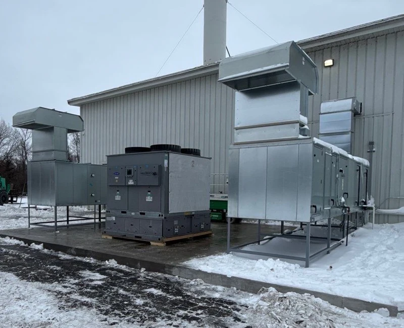 Temperature controlled air makeup unit with chiller